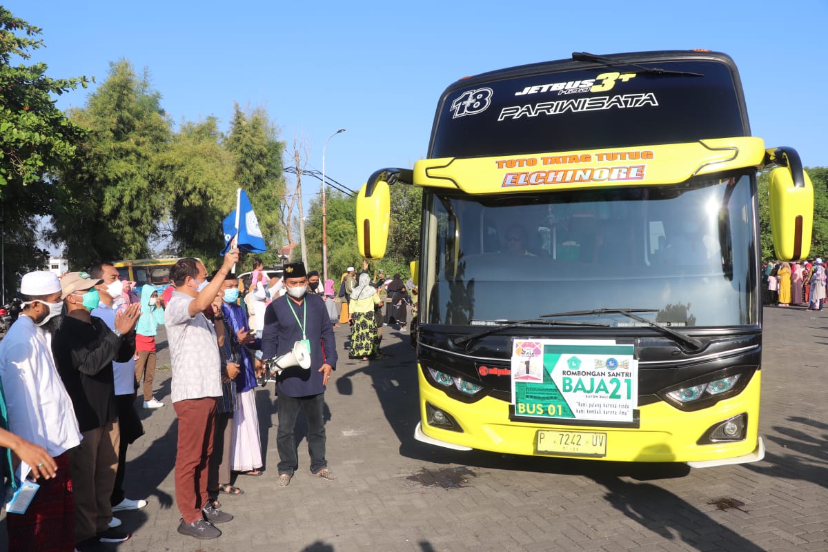Wabup Suiasa Lepas Santri BAJA 2021